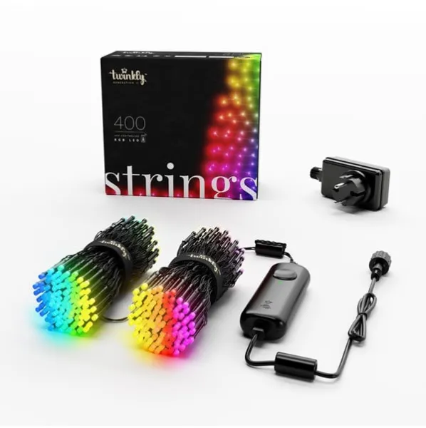 Twinkly Strings - 400 App-styrda RGB LED-lampor. 32 meter. Svart kabel.